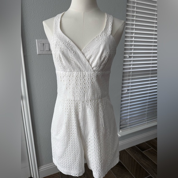 Trina Turk White Eyelet Tahlia Romper Sz 2 - Picture 1 of 10